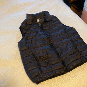 Black light down vest